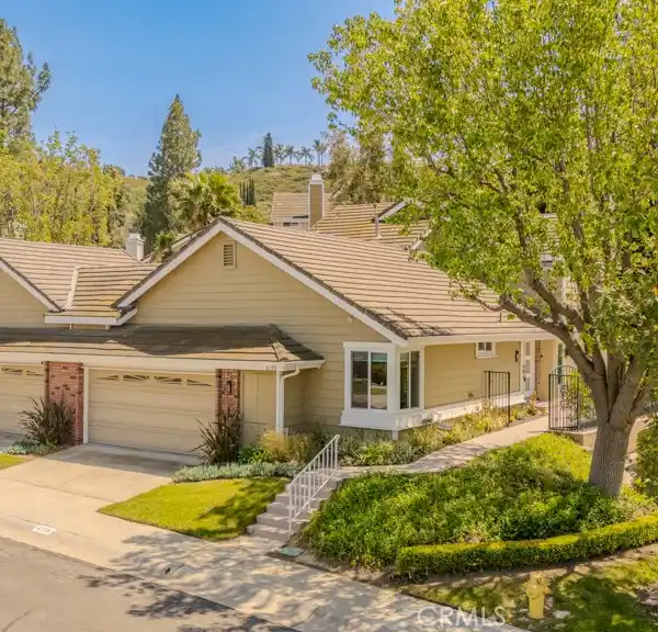 STUNNING PROPERTY IN THE SOUGHT-AFTER CANYON TERRACE TOWNHOMES