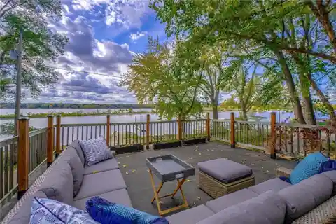 Beautifully Refreshed Riverside Cottage