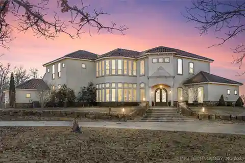Extraordinary Ten-acre Luxury Estate
