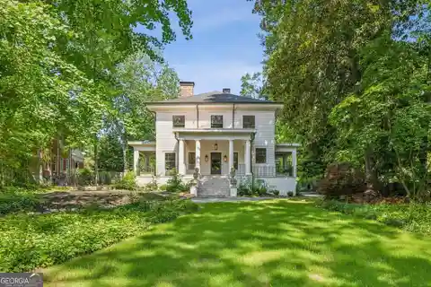 Extraordinary Estate on an Iconic Street