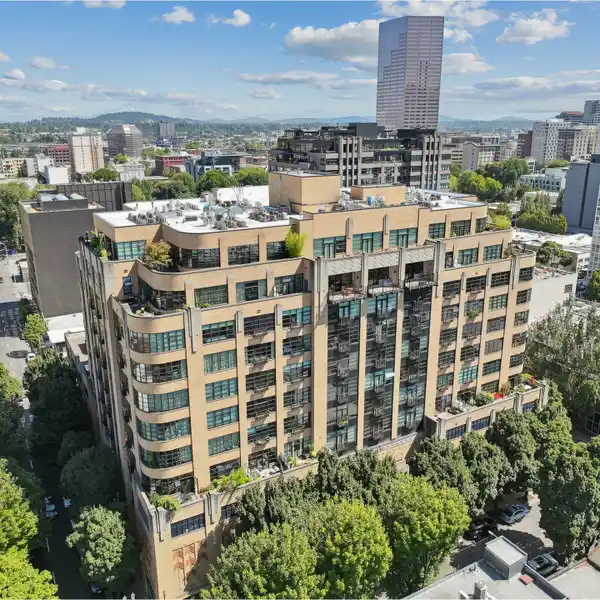 RARE PORTLAND PENTHOUSE OFFERS INCREDIBLE STYLE AND VIEWS