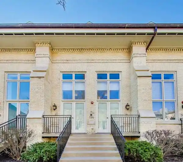TOP-OF-THE-LINE RENOVATION IN HISTORIC FORT SHERIDAN MESS HALL
