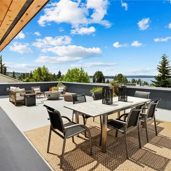 A MASTERCLASS IN MODERN DESIGN