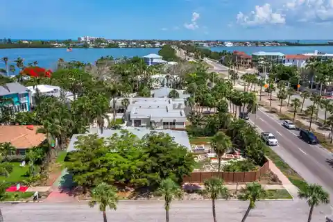 Build or Remodel on an Oversized Corner Lot