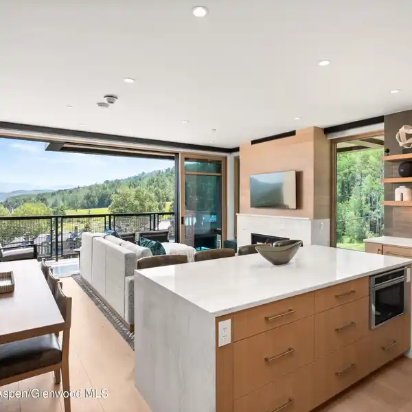 EXCEPTIONAL RESIDENCE IN SNOWMASS VILLAGE