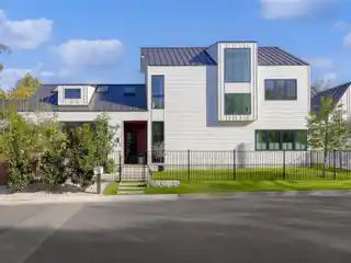 A True One-of-a-kind in Bouldin Creek