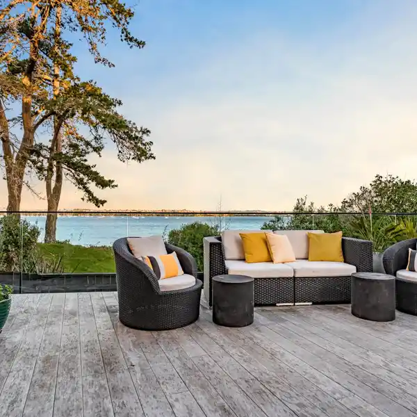 WATERFRONT MASTERPIECE