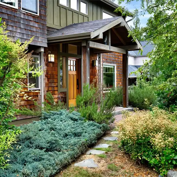 EXCEPTIONAL NORTHWEST-STYLE HOME ON 2.5 ACRES