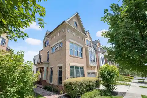 Luxury Townhome in Sought-After Maple Lawn