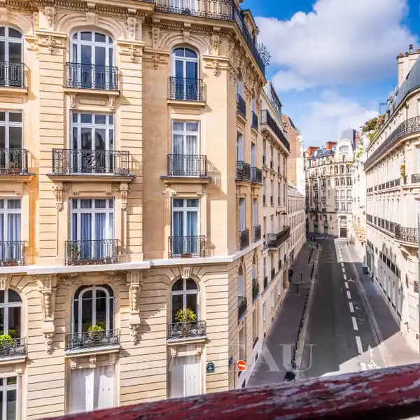 BRIGHT 19TH CENTURY HOME WITH COURTYARD VIEWS