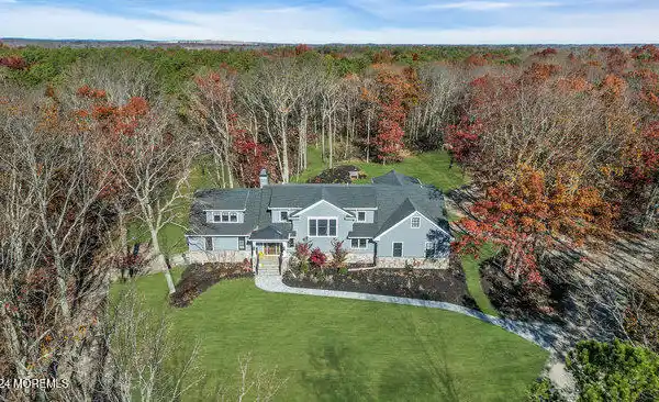 LUXURIOUS CUSTOM-BUILT HOME ON 4.7 ACRES