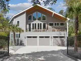 Stunning Custom-built Open Plan Home