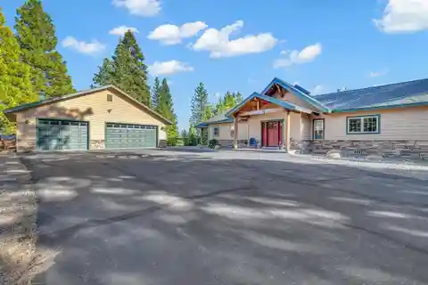 Refined Mountain Living on Two Level Acres