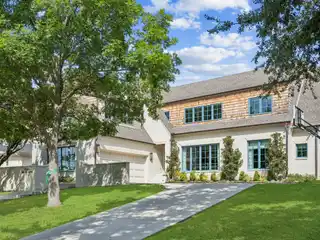 Stately Home in the Heart of Lake Highlands