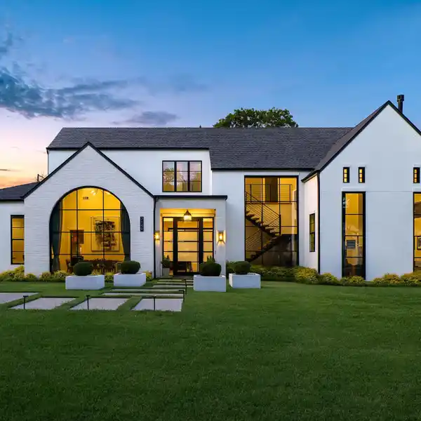 PRISTINE NEWER CONSTRUCTION IN EUDORA ESTATES