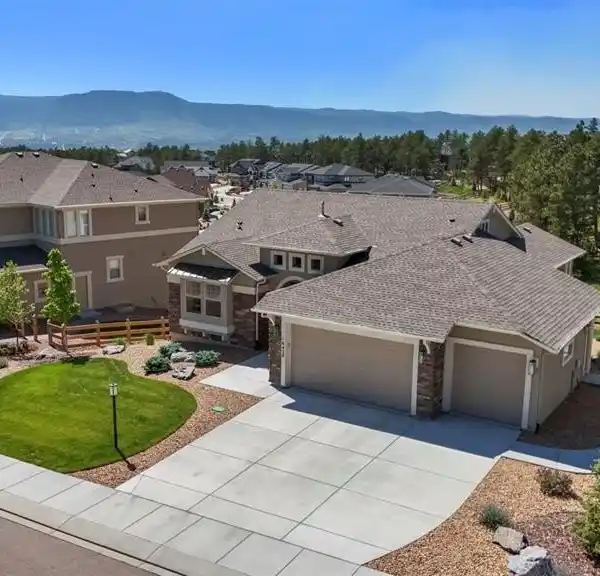 PREMIUM DESIGN WITH PANORAMIC VIEWS