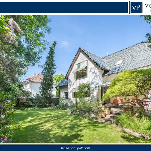 EXCEPTIONALLY SPACIOUS AND LUXURIOUS HOME