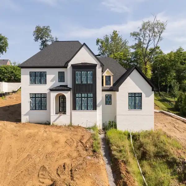 WARM AND INVITING NEW CONSTRUCTION