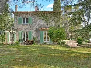 Timeless 1950s Home on Expansive Grounds