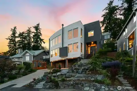 Immaculate Contemporary Above Juanita Bay