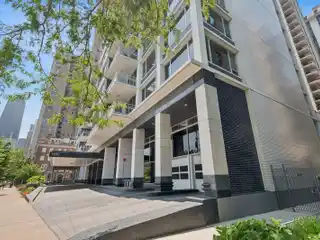 Santorini Serenity in the Heart of Chicago