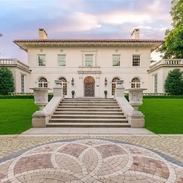 DISTINGUISHED ITALIANATE-STYLE RESIDENCE