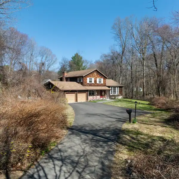PRIVATE SHANGRI-LA IN OLD HILL