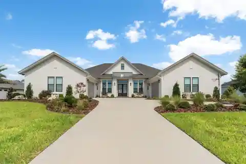 Timeless Style with Modern Features in Flint Rock