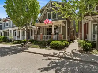 Suburban Showstopper with Urban Vibes