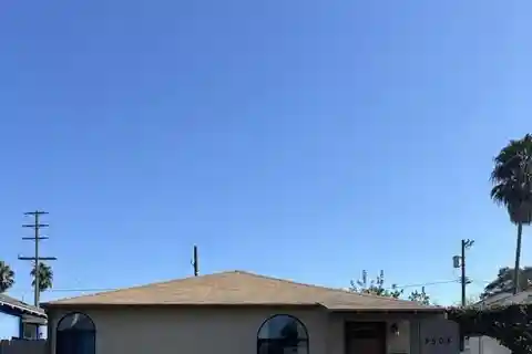 Cozy Home in Great Location