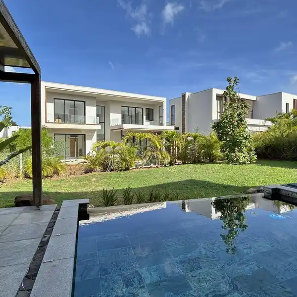 SLEEK MODERN VILLA WITH PRIVATE POOL RETREAT