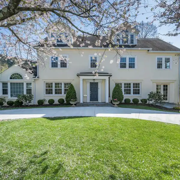 ELEGANT FULLY RENOVATED COLONIAL