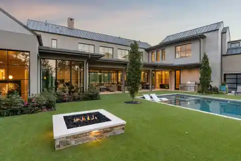 Contemporary Masterpiece in Quail Hollow