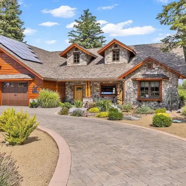 ENTERTAINERS’ DREAM ON BAILEY CREEKS CHAMPIONSHIP FAIRWAY