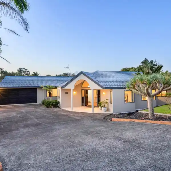 SUN-DRENCHED GREENHITHE SANCTUARY WITH ENDLESS POTENTIAL