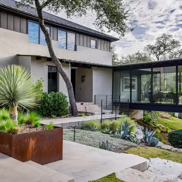 THE BRIDGE HOUSE