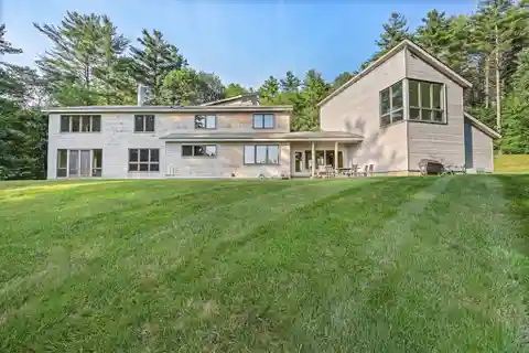 Architect-Designed Sanctuary on Nearly 8 Acres