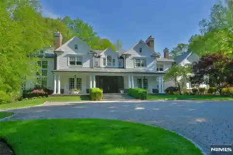 Wonderfully Constructed Colonial Manor