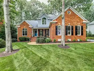 Beautifully Maintained Home in Sought-After Wellesley