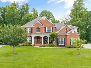 Beautiful Home in Sought-after Weatherly Hills