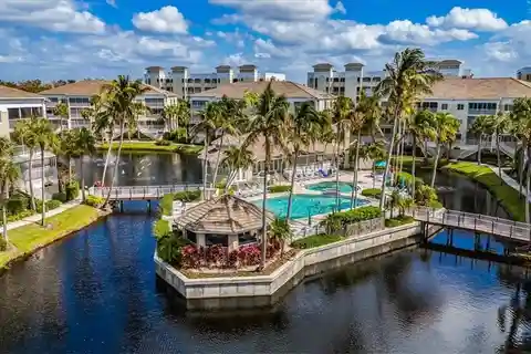 Gorgeous Condo in Pelican Bay's Pebble Creek