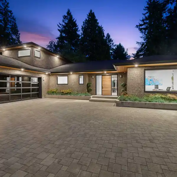 ELEGANCE WITH INNOVATION