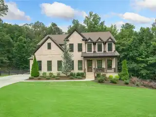 Luxury and Privacy on 3.3 Acres