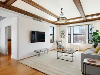 Grand Classic 7-room Home