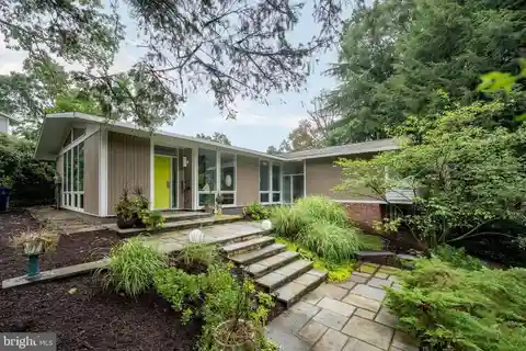 Extraordinary Mid-Century Modern Home Designed by Charles Goodman