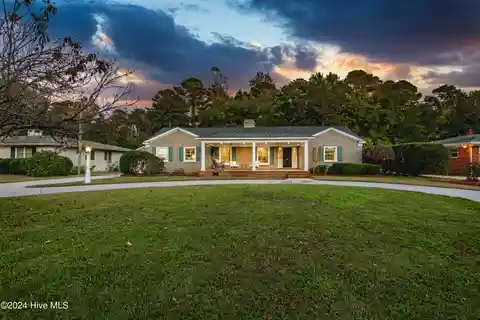 Gorgeous Property in the Charming South Oleander Neighborhood