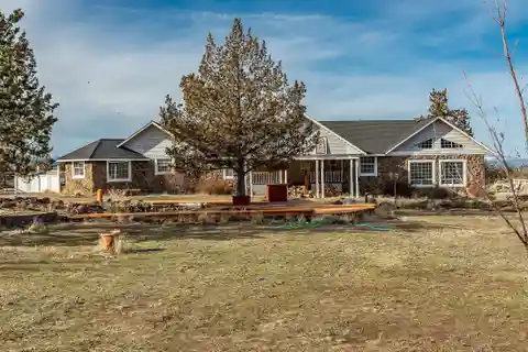 Breathtaking Mountain Views in Custom-Designed Rustic Retreat