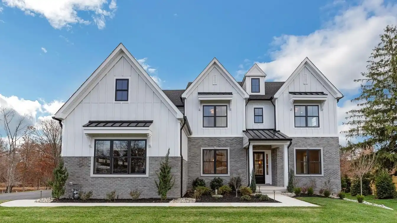 Beautiful Custom Home in Crown Point Manor
