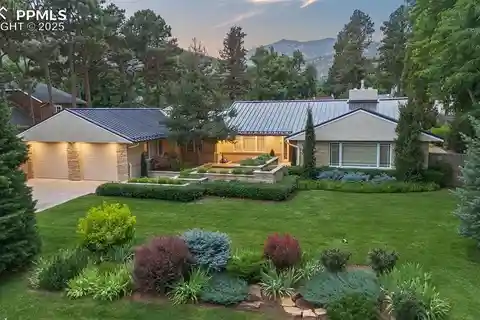 Unmatched Broadmoor Living