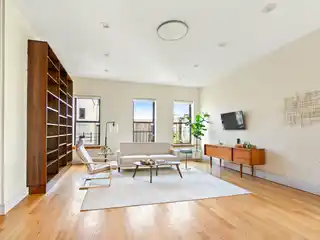 Spacious and Sunny Duplex